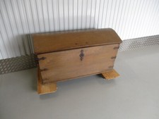 Schöne Truhe Runddeckeltruhe