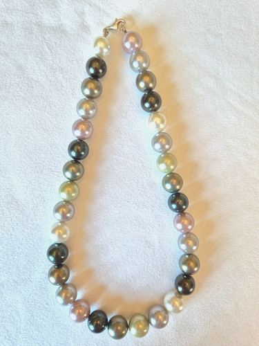 Muschelkernperlenkette versch