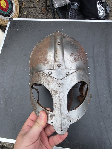 Mittelalterlicher brillenhelm - mittelalterlicher,