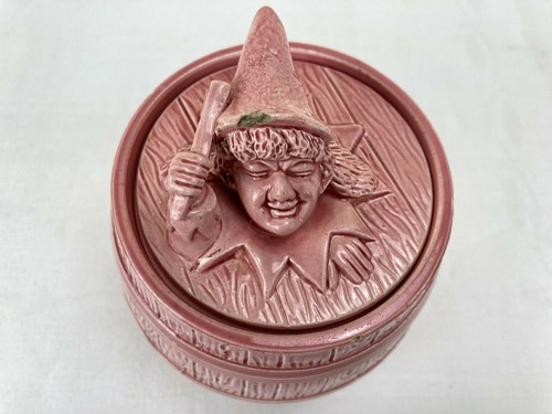 Topf mit figürl - ., deckel