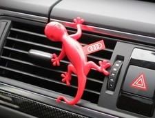 Audi Duftgecko, Duftspende