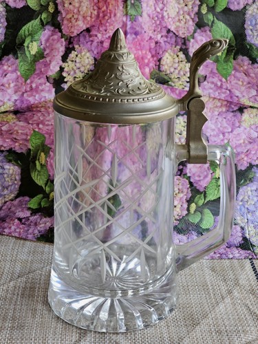 Bierkrug mit pickelhaube - bierkrug,