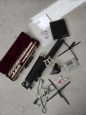 Querflöte mit Zubehör Metronom Stimmgerät Notenständer Flötenständer