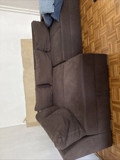 Bequeme, braune Couch mit