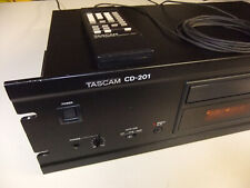 TASCAM CD-201 Studio CD-Spieler mit Kabelfernbedienung RC-31