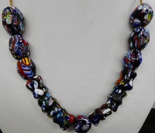 Murano perlen alte 13 Perlen ca. 32 cm lang gefaßt 1.08 mtrs.. Lederband