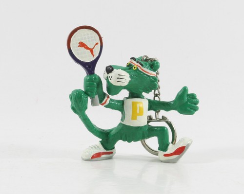 Puma spielt tennis - ==,