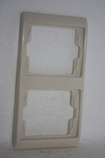 Berker Arsys 2-fach Rahmen senkrecht in cremeweiß