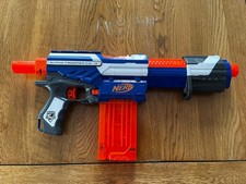 Nerf Alpha Trooper CS-12 Raketenfeuernde Spielzeugpistole 26,5 Zoll. Keine Kugeln