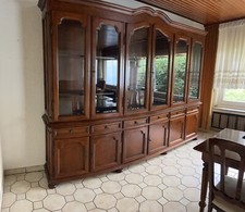 Schrank/Vitrine