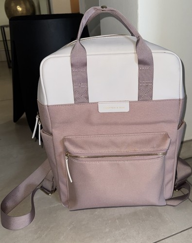 Kapten und son rucksack - und,