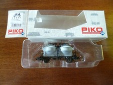 Piko ; 2 - achsiger  Zement Silowagen der Bentheimer Eisenbahn ( BE )