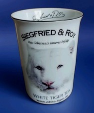Siegfried roy white tiger - &,