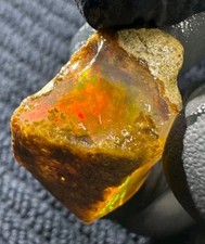 Kristal Opal 50ct Roh 10g