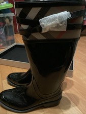 Burberry Stiefel Größe 39