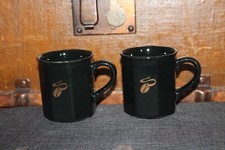 2 x Tchibo Kaffeebecher Tasse Henkelbecher goldene Bohne schwarz 200 ml eckig