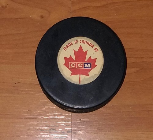 Official eishockey puck - official, eishockey-puck: