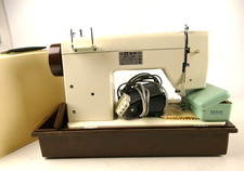 Quelle Privileg Nähmaschine Modell 525 Stretch Zickzack im Koffer Pro-3914