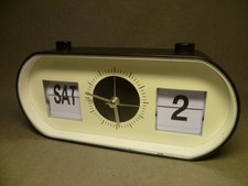 ewiger Kalender mit Uhr