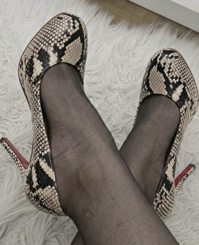 High heels pumps getragen - heels,