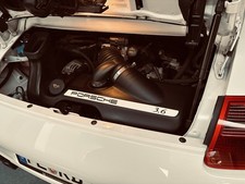 Porsche 911 997 3,6 Luftfilterkasten Schriftzug Carrera Weiß Logo Decail Leiste