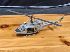 US Rescue Bell UH-1F Huey gebaut+bemalt+gebrusht 1:72