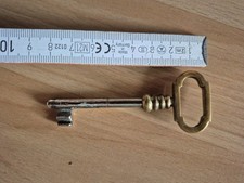 alter Schrank Möbel