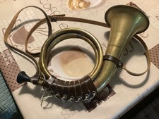 Jagdhorn mit Ledergurt und