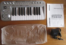 Behringer U-Control UMX25 Controller Keyboard 25 Tasten anschlagsdynamisch
