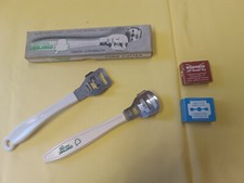 2 Stk Hornhauthobel, Fa Mörser Solingen und 2 Schachteln Ersatzklingen Wilkinson