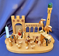 Erzgebirge Volkskunst Weihnachtskrippe 1989 Kerzen Halter 21 Objekte DDR Etikett