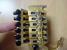 Peavey Vandenberg V-Type Original Tremolo und Linksmechaniken+komplette Hardware