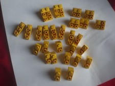 28 gelbe Lego Basic Dachsteine