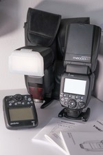 2x Yongnuo Speedlite