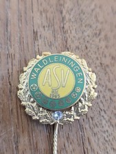 Alte Anstecknadel Fußball