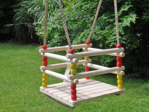 Holzgitterschaukel