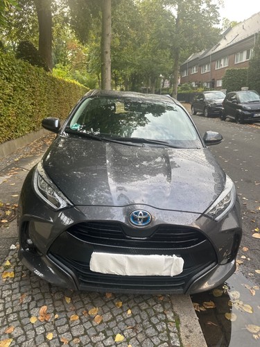 Kraftfahrzeug toyota yaris - kraftfahrzeug,