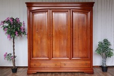 Nr.2061a Grande Kleiderschrank Kirsche Vollholz