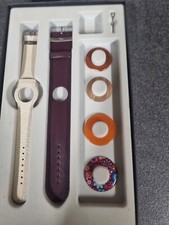 Deja Vu - Uhrenkollektion neu . 2 Armbänder und 4 Schmuckscheiben