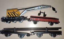 Märklin H0: Kl. Gleisbauzug mit Kran und Schienen •