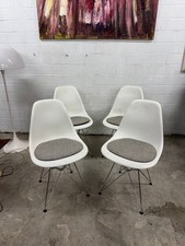 4 Eames Shell Eiffel Tower