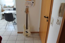 Bassgitarre. Gitarre. E-Gitarre. Musiker. Career Gitarre. Guitar. Sammler. 