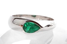 Smaragdring 0,60ct 6 x 4 mm