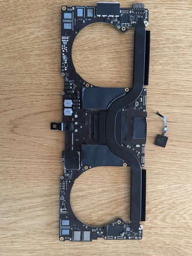 Macbook pro a2780 - 16,