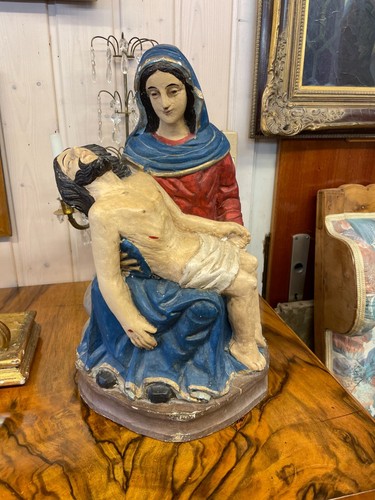 Holzgeschnitze pieta - holzgeschnitze,