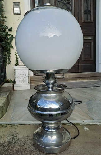 Große tischlampe petroleum - tischlampe,