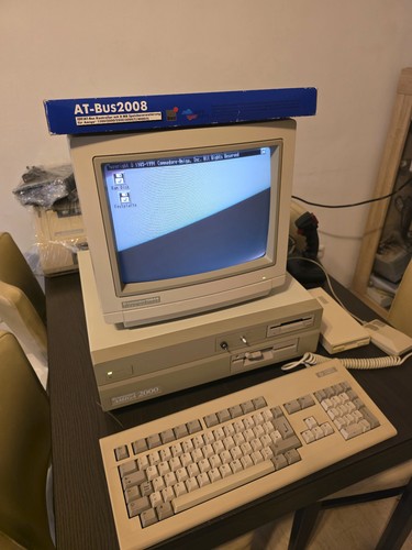 Amiga 2000 monitor tastatur - 2000,,