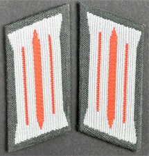 DDR NVA Paar Kragenspiegel