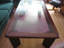 couchtisch mit glasplatte mahagoni farben siehe meine Fotos