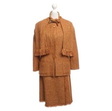 Chanel Kostüm Ocker Farben